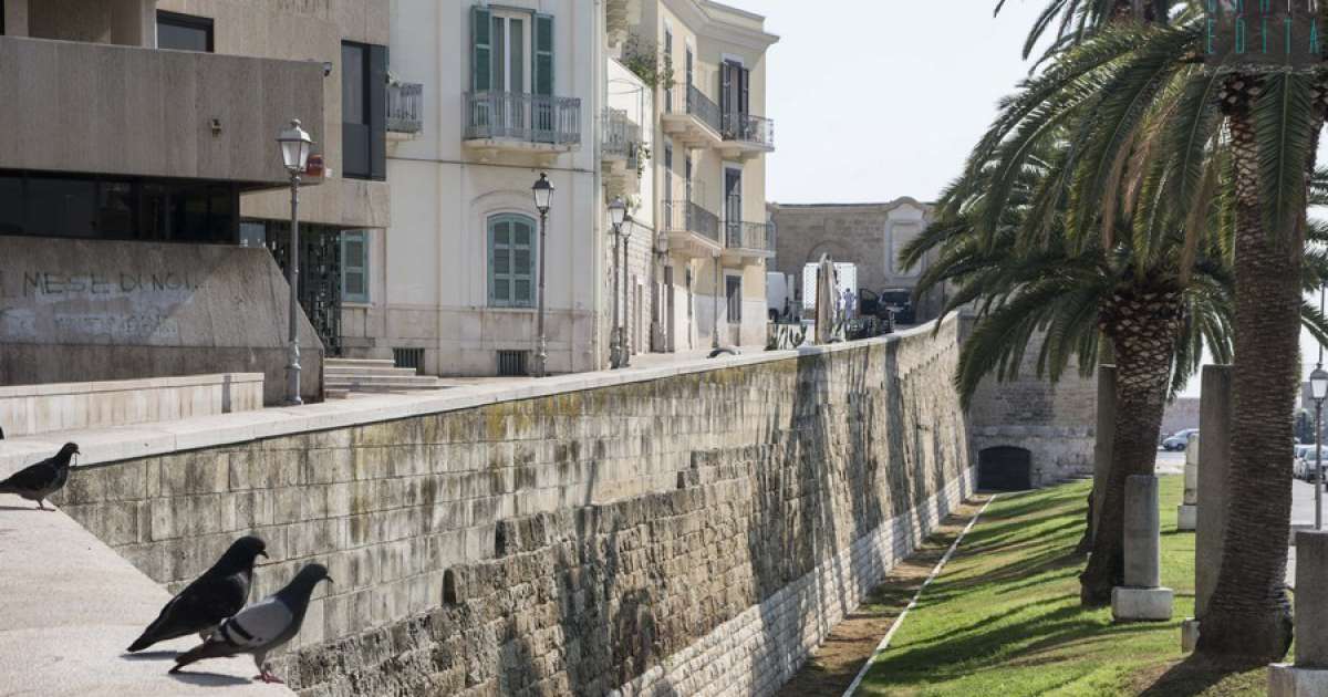 Tra panorami, folklore e storia, la pi� bella passeggiata di Bari: quella sulla Muraglia